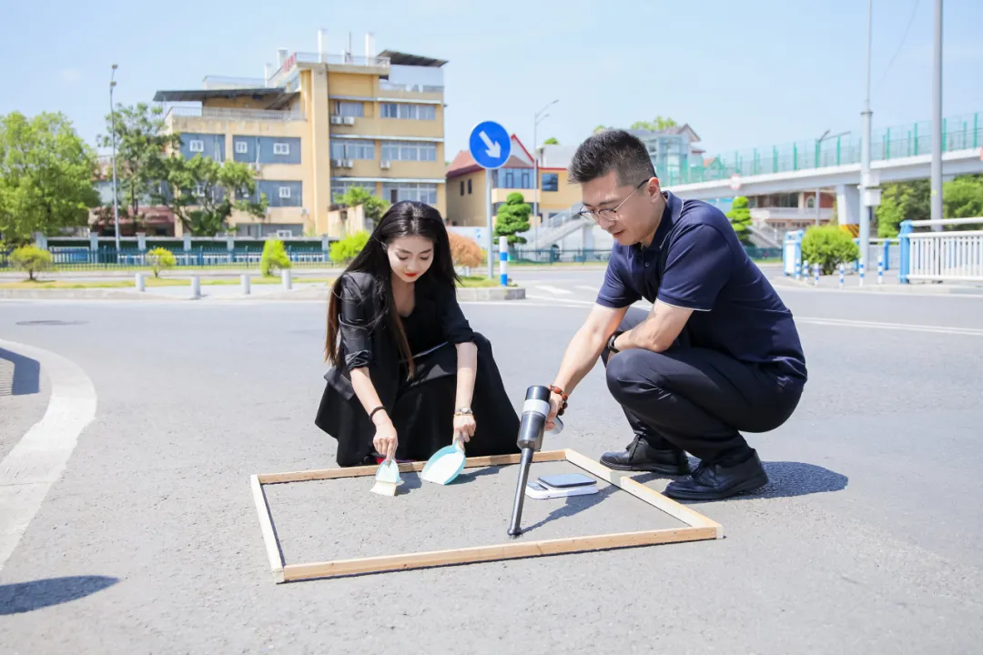 揭秘！这辆环卫车，，，，，，，怎样征服山城重庆？？？？？？