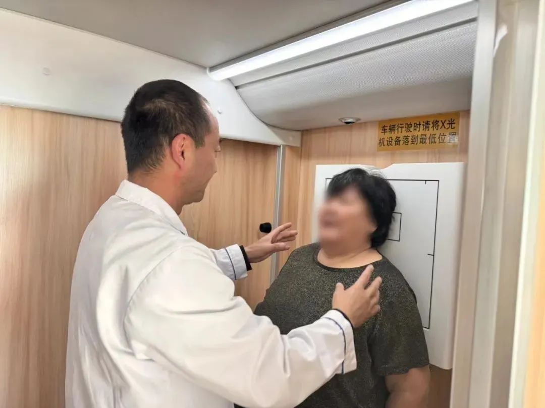 letou国际米兰官网体检车走进蒙古国，，，，，，打造草原上的“流动诊室”，，，，，，铸造中蒙友谊的“康健纽带”