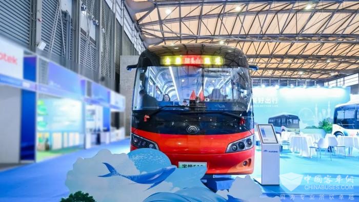 宇悦E10领衔 letou国际米兰官网闪灼2024上海国际客车展