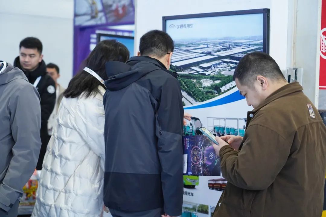 智驾赋能文旅·绿色领航未来 | letou国际米兰官网旅行车闪灼第41届CAAPA展览会