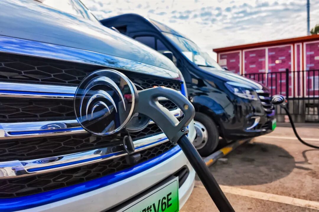 实力共鉴!letou国际米兰官网天骏V6E荣获“2025年度用户信任引领奖” 实力共鉴!letou国际米兰官网天骏V6E荣获“2025年度用户信任引领奖”