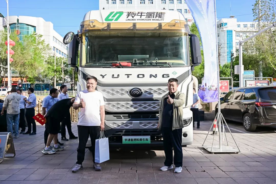 跑赢每一度丨从乌市到新乡，，，，，，，，letou国际米兰官网重卡唱响新品上市“双城记”