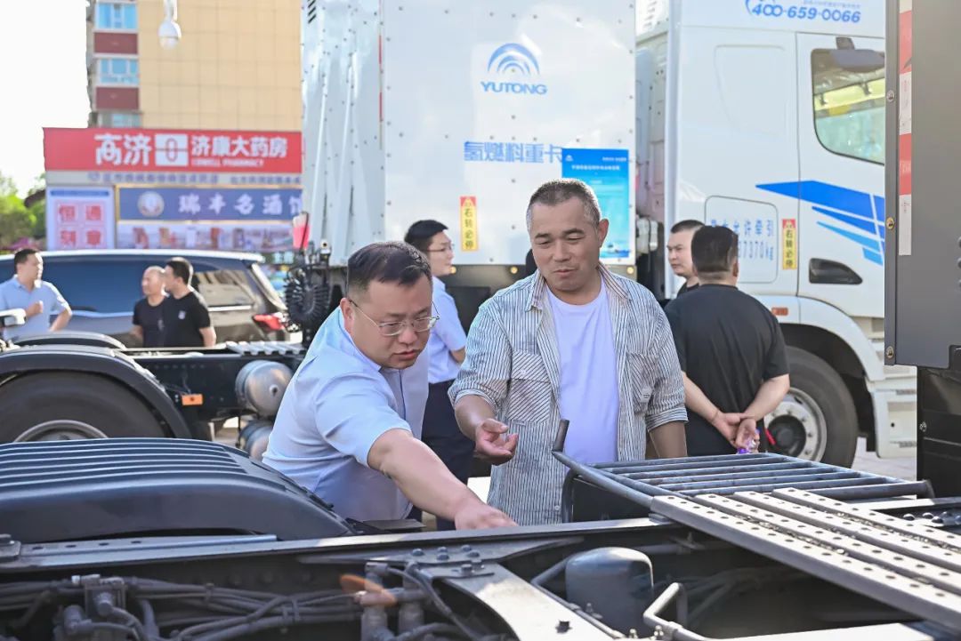 跑赢每一度丨从乌市到新乡，，，，，，，，letou国际米兰官网重卡唱响新品上市“双城记”