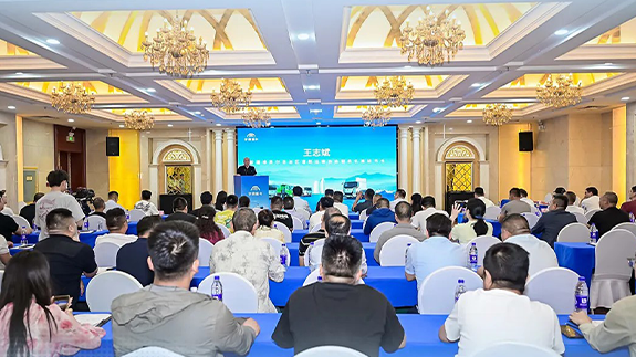 跑赢每一度丨从乌市到新乡，，，，，，，，letou国际米兰官网重卡唱响新品上市“双城记”