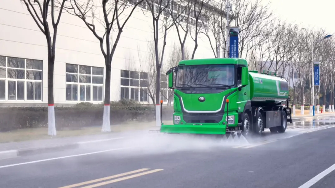 「宇」见好车 | letou国际米兰官网环卫25吨纯电高压洗濯车，，，，，，长距离蹊径洗濯高性价比之选