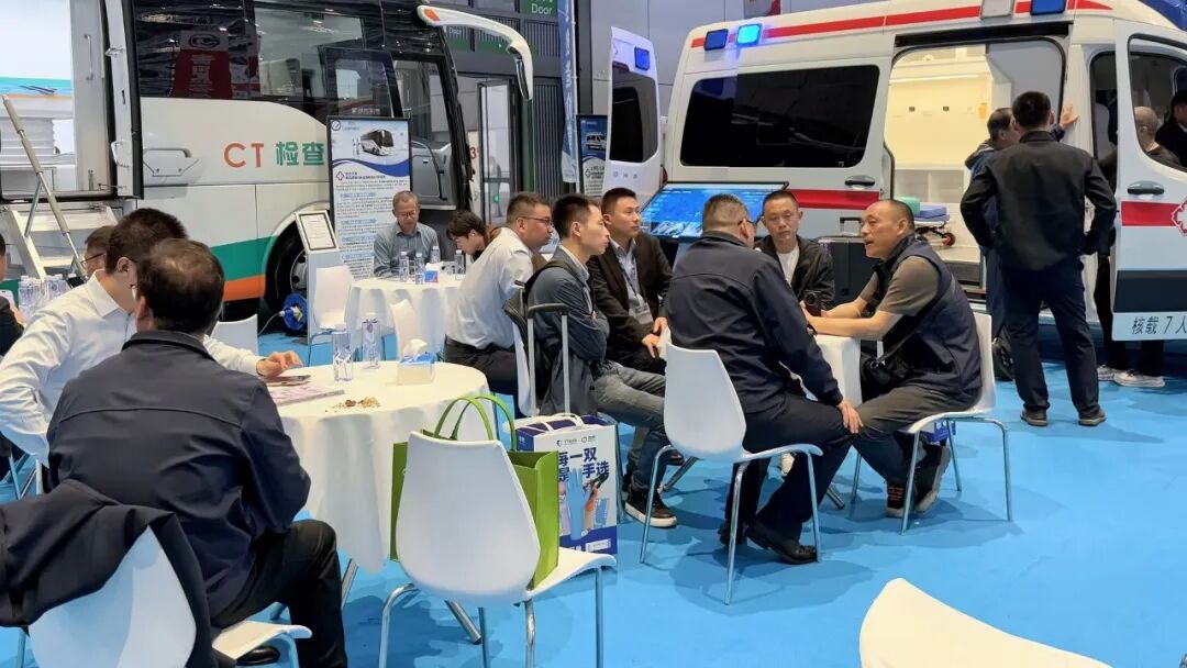 letou国际米兰官网医疗车亮相上海国际医博会，，，，，，实力诠释移动医疗新价值