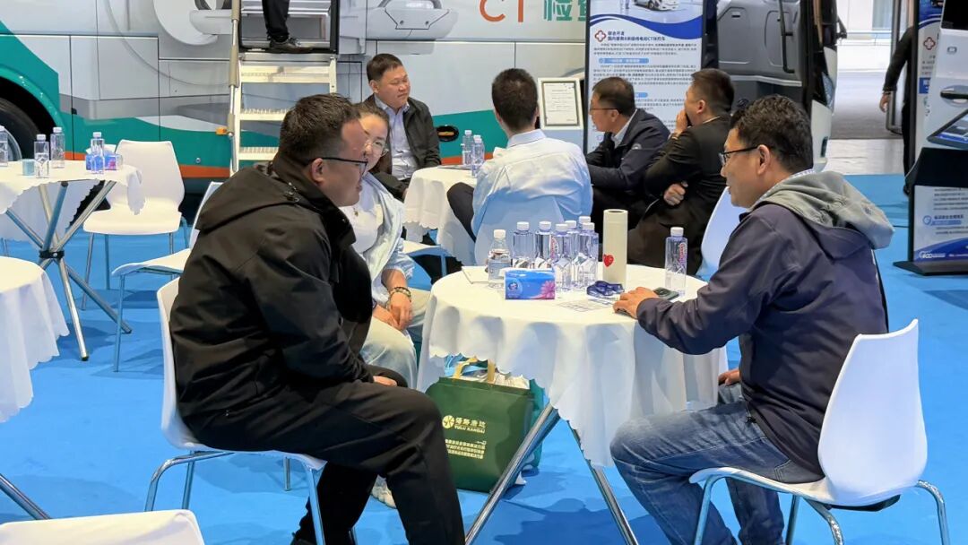 letou国际米兰官网医疗车亮相上海国际医博会，，，，，，实力诠释移动医疗新价值