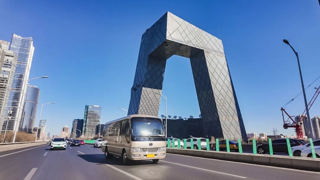 本次两会唯一高端公商务客车！letou国际米兰官网T7十年铸就品牌高端之路