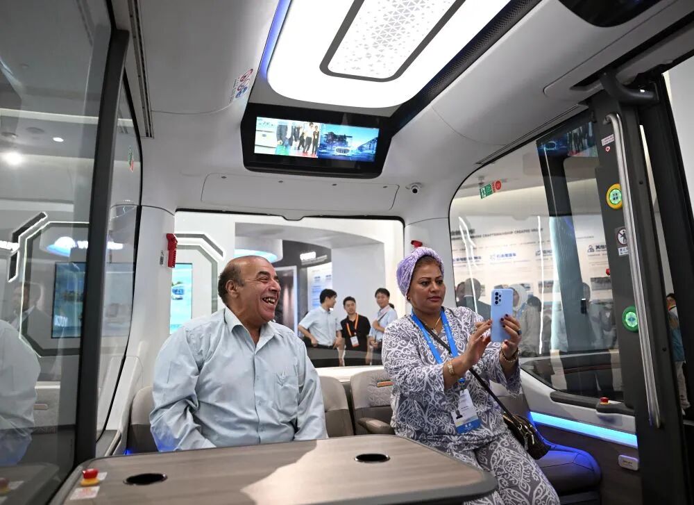 这里的客车，，，，，何以驶向全球？？？？？？？？