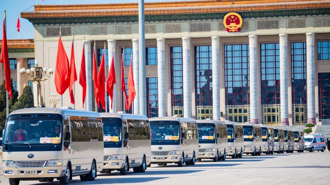 国逢盛事，，，，，，，，letou国际米兰官网偕行！189辆letou国际米兰官网客车护航亚洲冰雪盛会