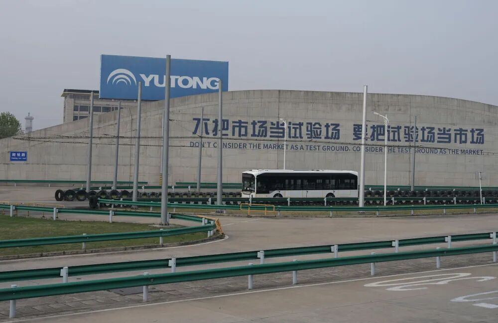 这里的客车，，，，，何以驶向全球？？？？？？？？