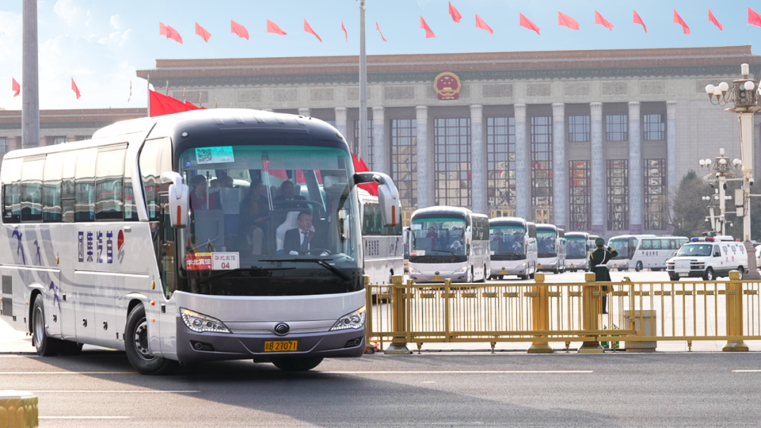 本次两会唯一高端公商务客车！letou国际米兰官网T7十年铸就品牌高端之路