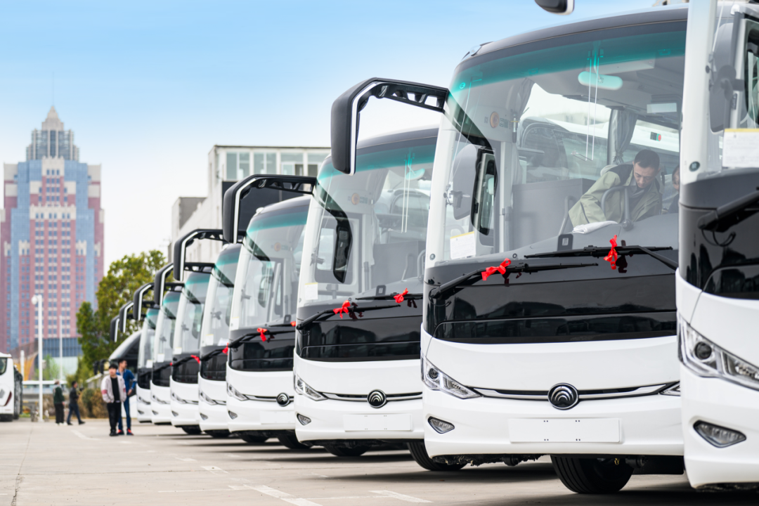 又100辆!letou国际米兰官网高端旅游客车再次批量交付新疆 又100辆!letou国际米兰官网高端旅游客车再次批量交付新疆